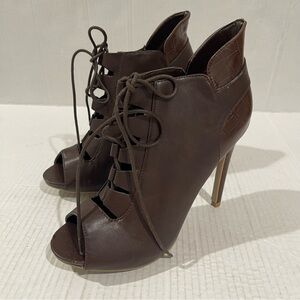 Women’s Wild Diva Brown Faux Leather Open Toe Booties Size 8.5 US!